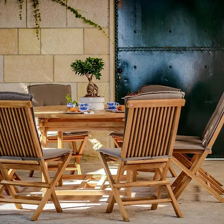 וילה Donna Paola